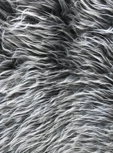 Cargar imagen en el visor de la galería, Wild Thing Fur Coat